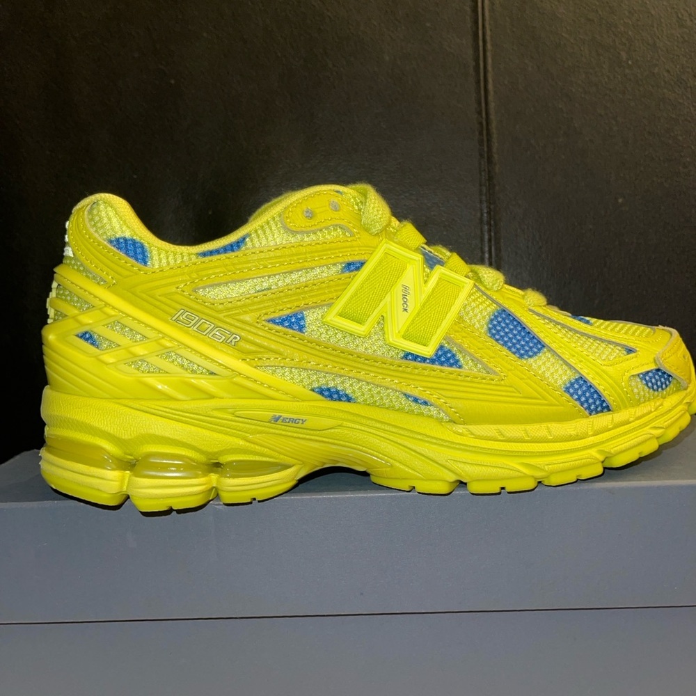 New balance 1906R Women Neon Yellow & Blue Polka Dots Size 7 W - 5 1/2 M New - Picture 7 of 15